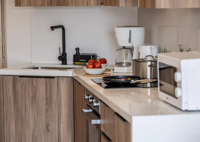 Appartement Pallini 202 *